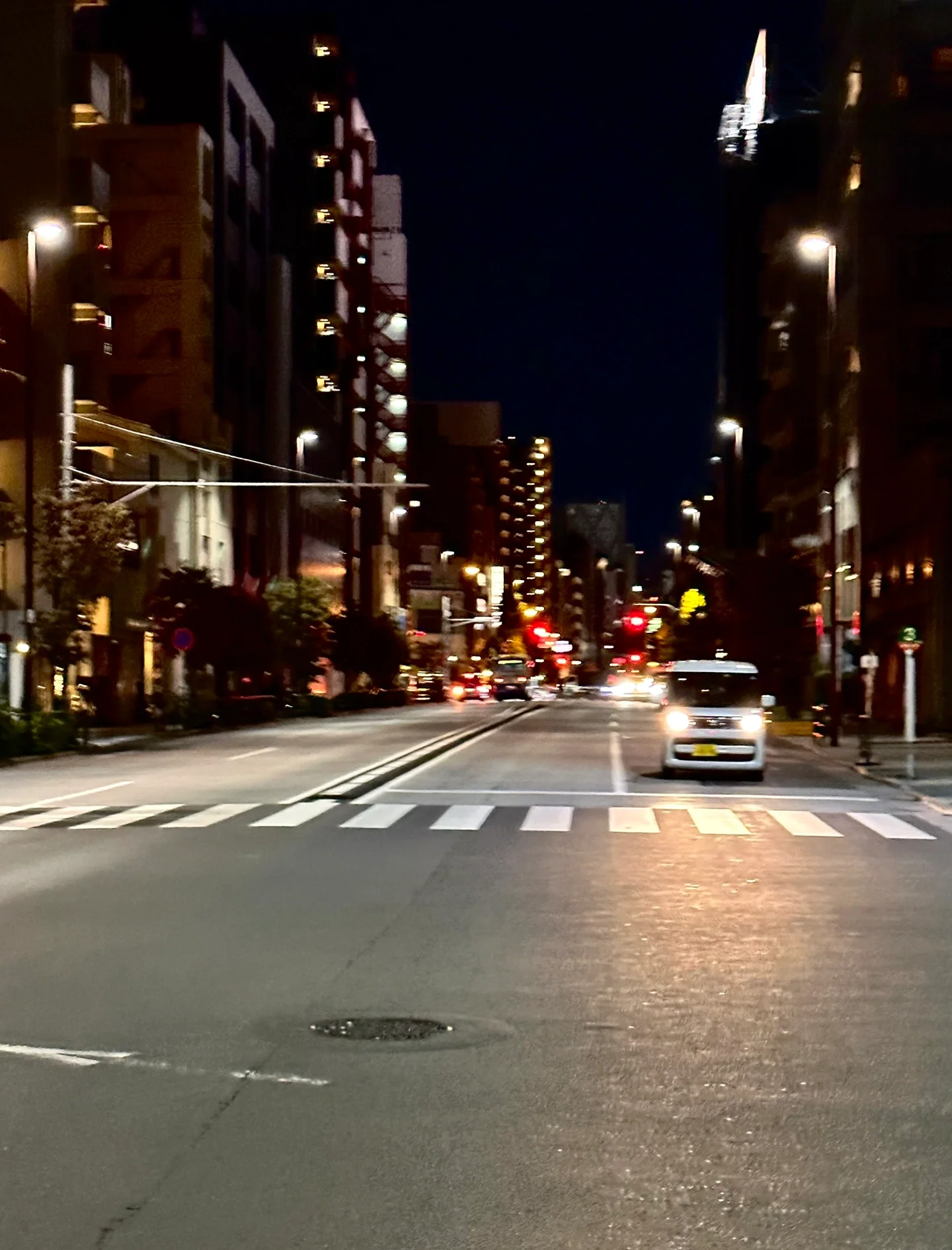 夜光跑酷：光影中的街头极速的简单介绍